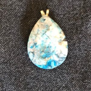 Agate stone pendant